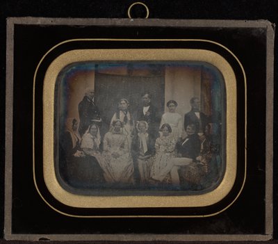 (Portrait de groupe de douze membres du Cercle d